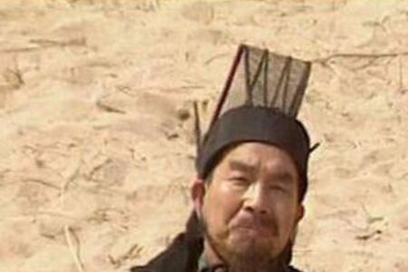 新三国贾诩哪一集出现