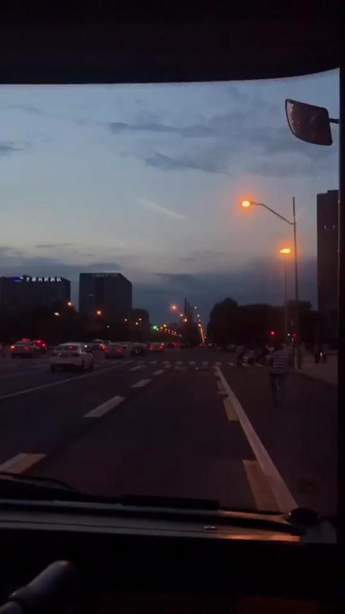 晚上回家的路上文案