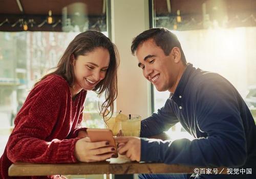 男同事不表白就是不够喜欢你吗
