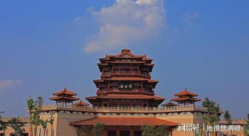 两汉文化看徐州前一句是什么