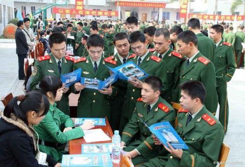 大学生义务兵每天干什么