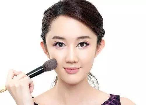 素颜霜可以擦到眉毛上吗