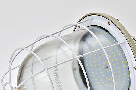40瓦led灯管会把塑料灯罩烤化吗