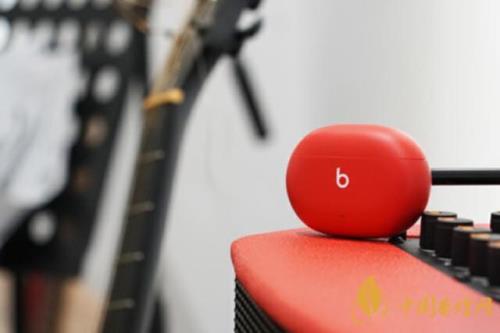 beatsstudiobuds充电红灯闪烁