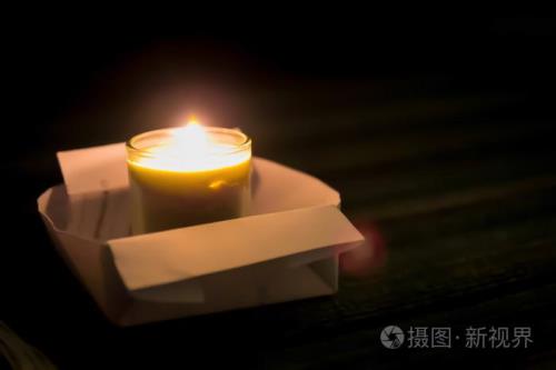 人没死烧红蜡烛干嘛