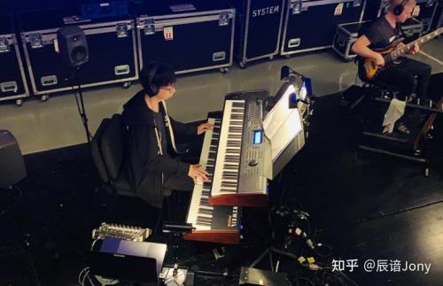 为什么键盘手担任乐队总监呢