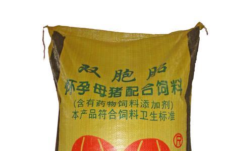 双胞胎猪饲料能喂牛吗