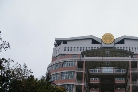可以用什么词形容教学大楼