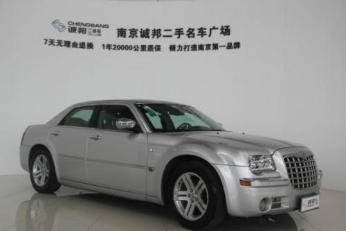 2007款克莱斯勒300c27l油耗
