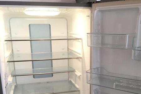 冰箱内白塑料发黄怎么清除