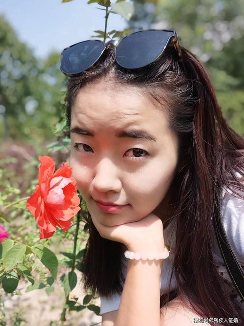 腿部残疾的女生能找到对象吗