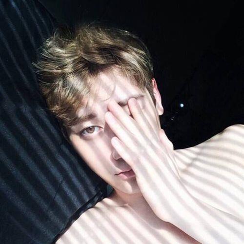 形容男孩子像男神的句子