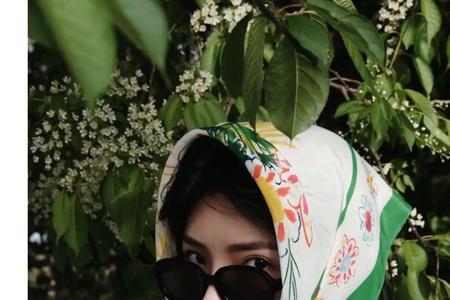 头顶一块布的含义