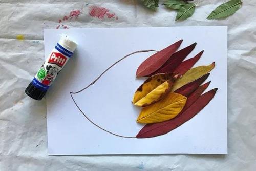 用杏树叶做的手工贴画