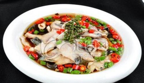 青椒麻鲤鱼的做法