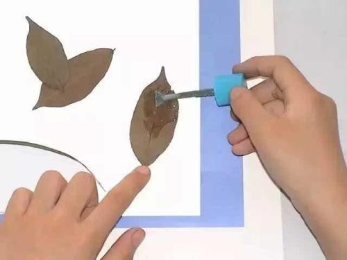 树叶画用什么胶粘得牢