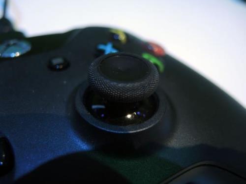 ps4手柄玩实况8延迟吗