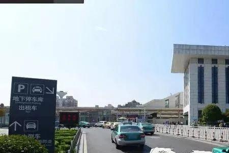 金华高铁站接人哪里停车方便