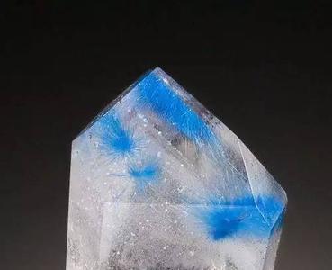 硬硼钙石和水晶的区别