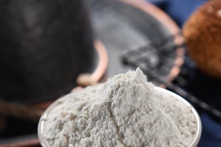 蛋糕小麦粉和蛋糕预拌粉区别