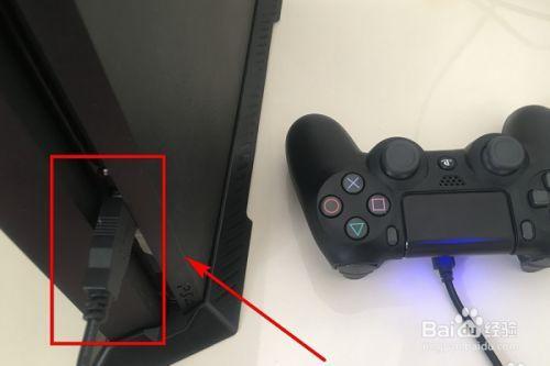ps4手柄怎么充着电玩