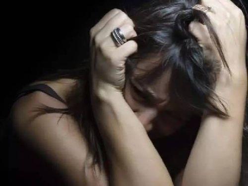 和丧偶女人同居犯法吗