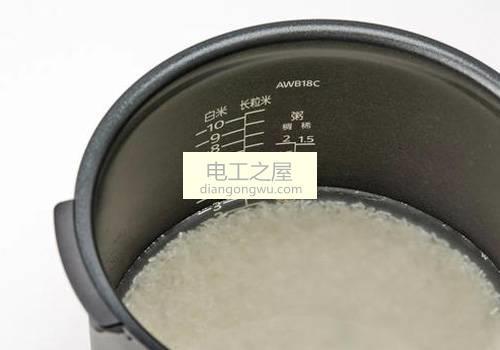 电饭煲煮米饭水米比例