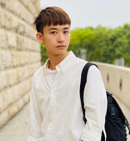 16岁的青少年剪什么头发好