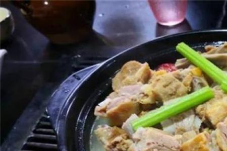 做排骨火锅排骨要炒吗