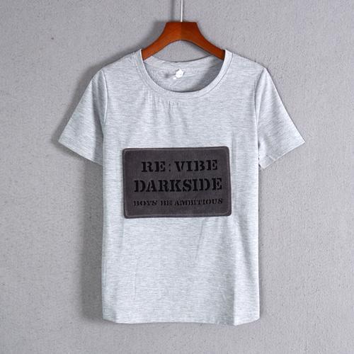 考四级可以穿带字母的衣服吗