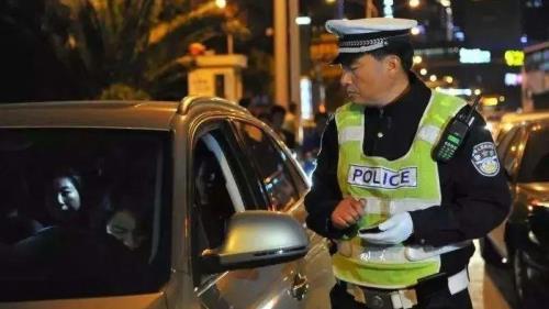5两白酒酒驾可以吹多少