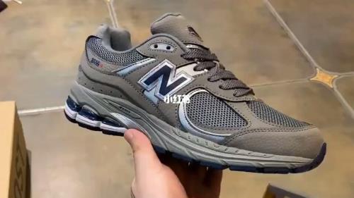nb2002r和990哪个脚感好