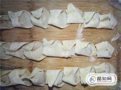 馄饨皮怎么包