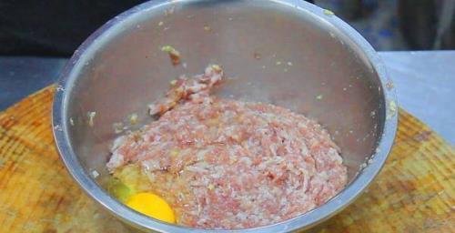 汆丸子的肉馅怎么做好吃