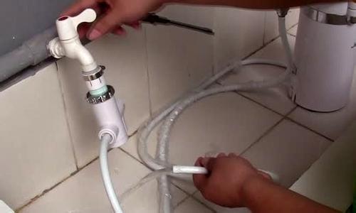 净水器开启后一分钟就停