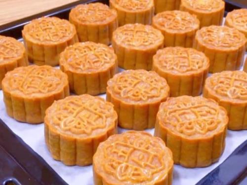 男朋友做的五仁月饼文案