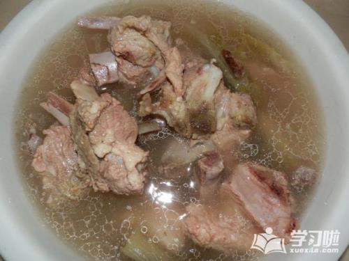家常清炖排骨汤怎么做