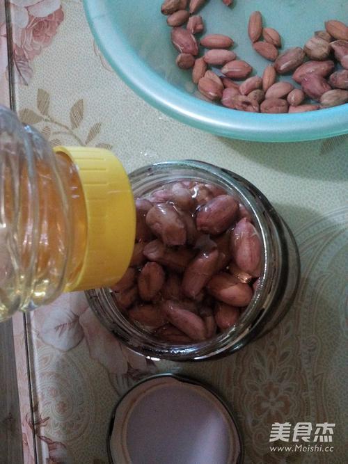 蜂蜜琥珀花生的做法
