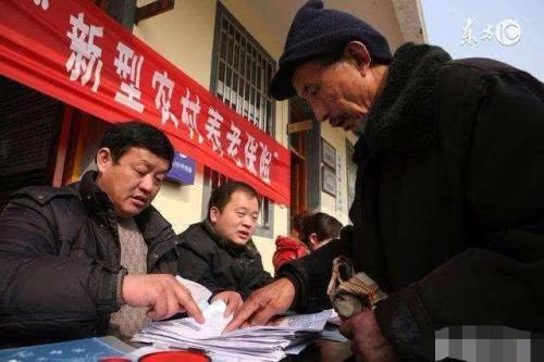 在外地打工交的养老保险怎么办