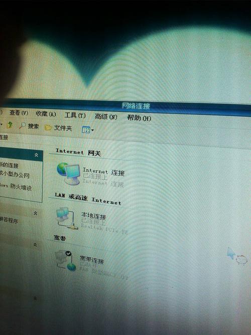 lan口没插却亮了