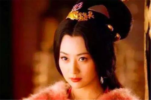 不嫁低头汉什么意思