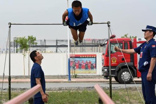 消防员单杠多少合格