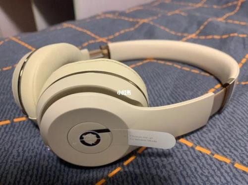 beatssolo3充完电能放多久