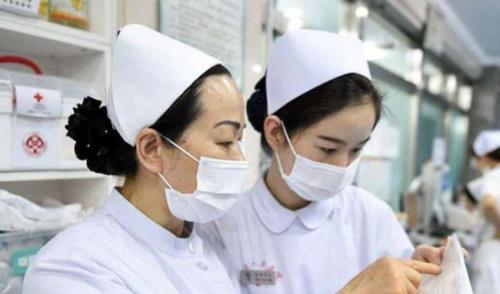 做银行柜员好还是护士好