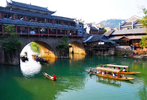 广州到凤凰古城沿途的旅游景点