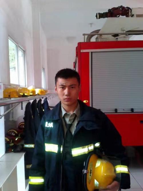 怎么能当消防兵