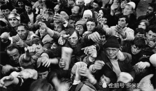 到底是蕞尔小国还是撮尔小国呀