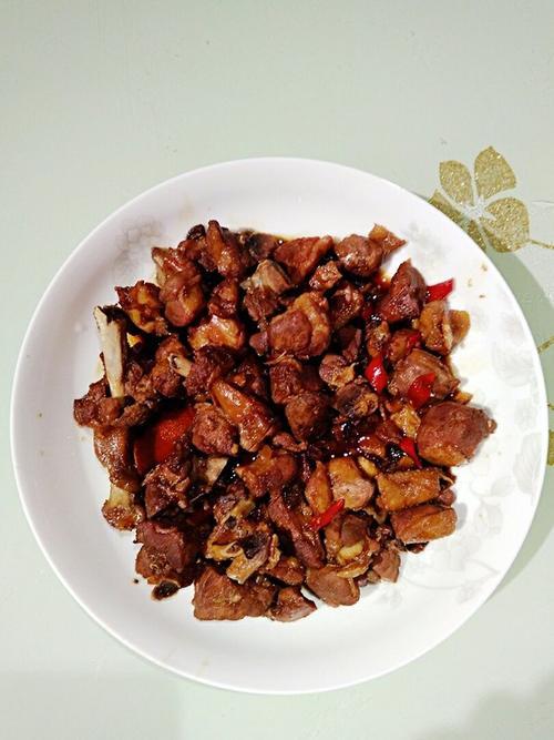 啤酒鸭里面加什么配菜合适