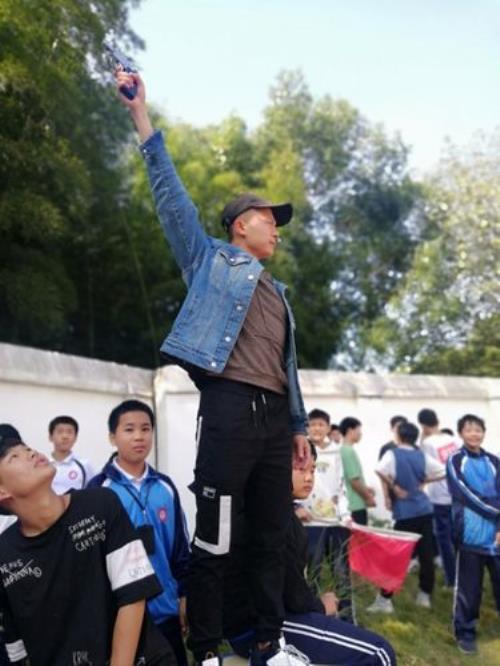 醴陵市荷田中学怎么样