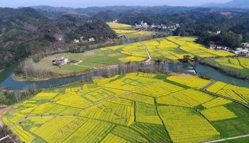 没有背景资源回县城如何发展